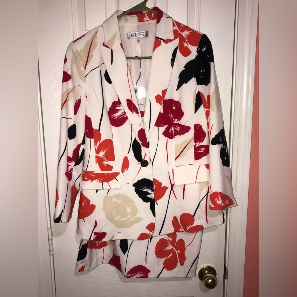 Kasper Women’s Two Piece Suit Flower Size 6